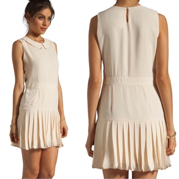 NWT Lovers & Friends Sophistication Cream Collared Pleated Mini Dress sz S - Picture 2 of 16